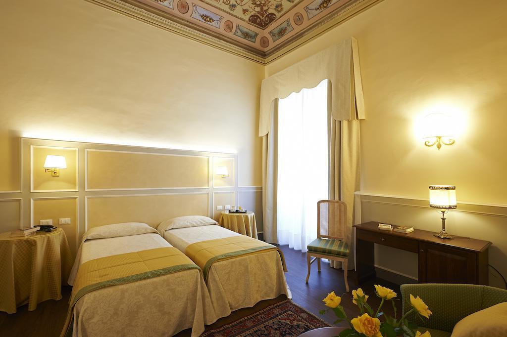 Hotel Firenze Capitale ภายนอก รูปภาพ