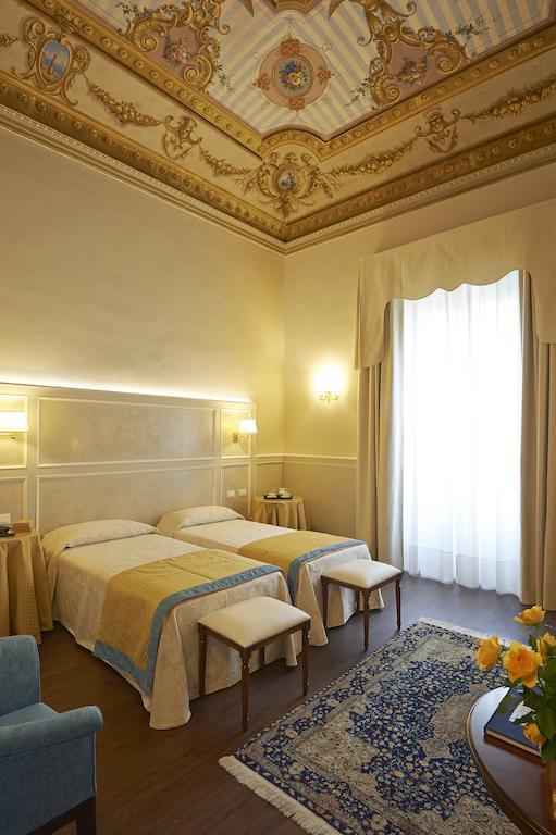 Hotel Firenze Capitale ภายนอก รูปภาพ